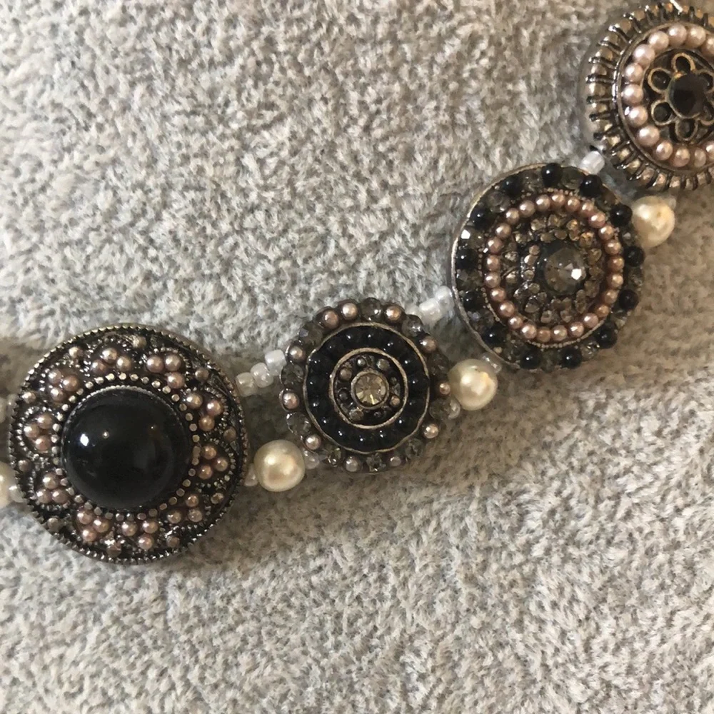 Statement necklace! - Picture 3 of 6
